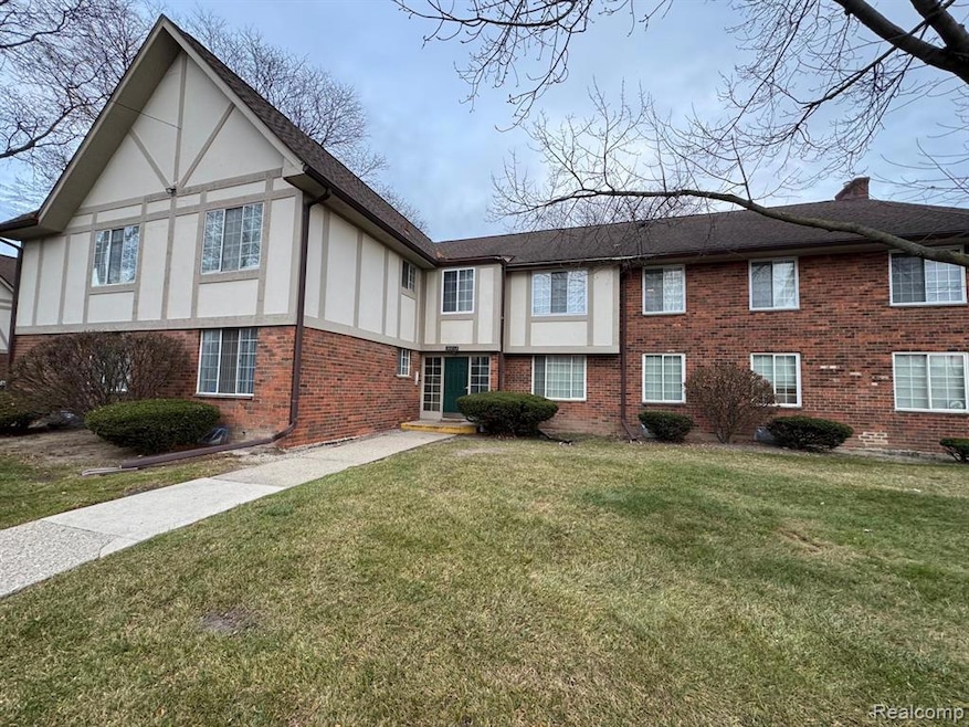 30212 Southfield Rd unit 237, Southfield, MI 48076 - photo 1