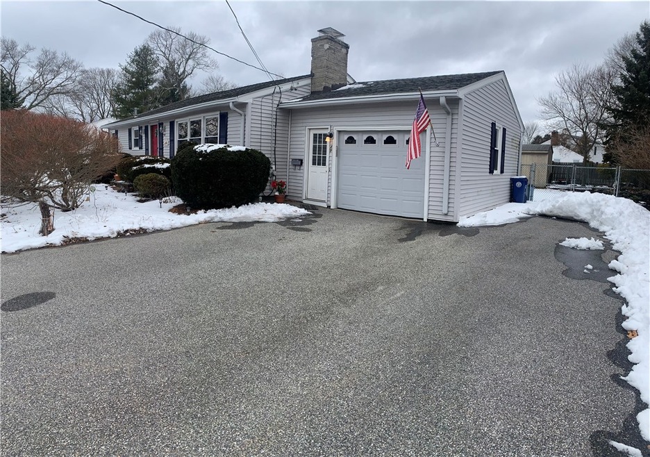 49 Fashion Dr, Warwick, RI 02886 - photo 1