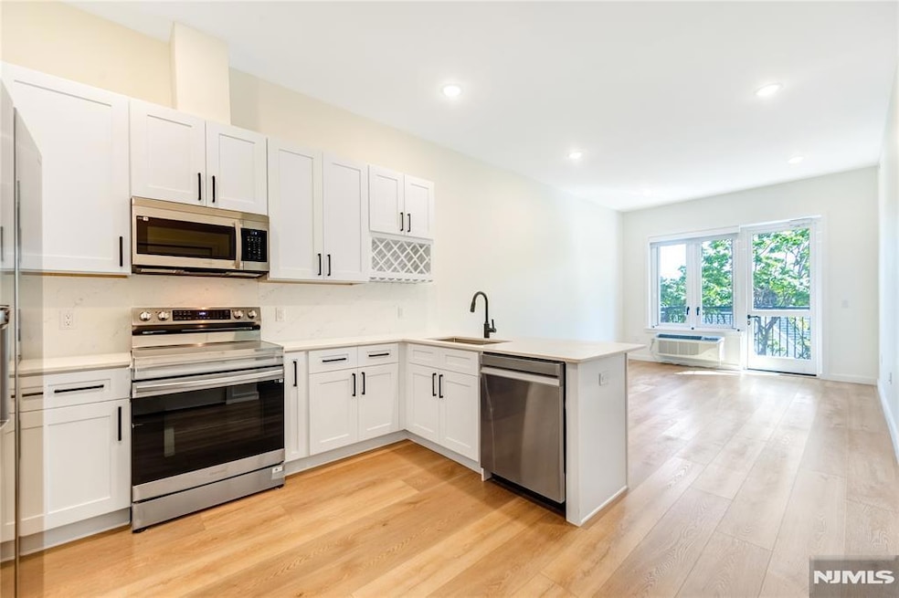 51 Queen Anne Rd unit 312, Bogota, NJ 07603 - photo 1