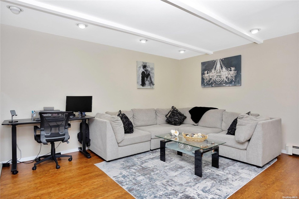 Greentree at Lynbrook unit 33B, Lynbrook, NY 11563 - photo 1