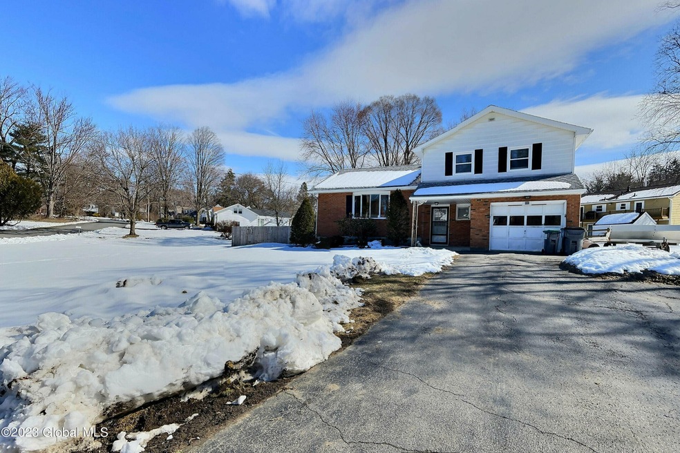 848 Front of House 2