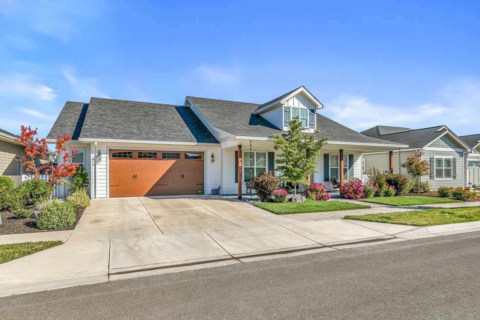 1741 River Run St, Central Point, OR 97502 - photo 1