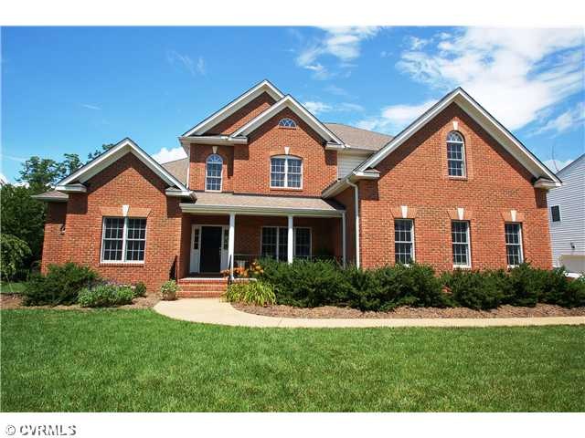 Exterior Front - Upscale 3-sided brick home in des