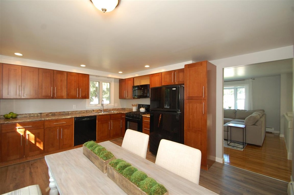 2 Aberdeen Ln, Nashua, NH 03062 - photo 1