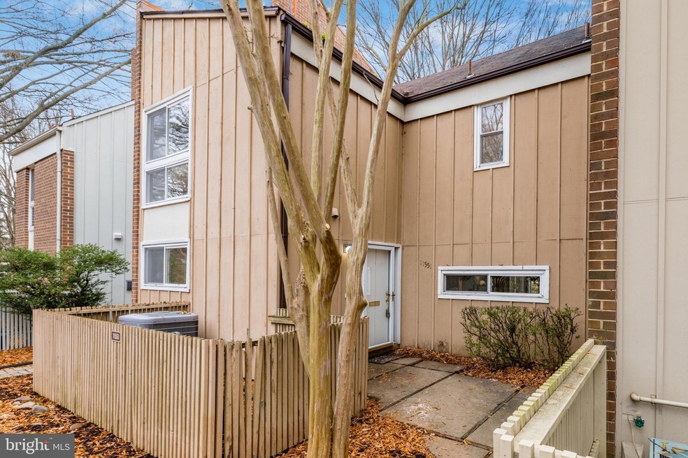 11551 Links Dr, Reston, VA 20190 - photo 1
