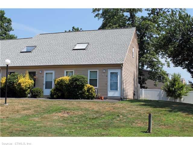 74 N Main St unit 10, Branford, CT 06405 - photo 1