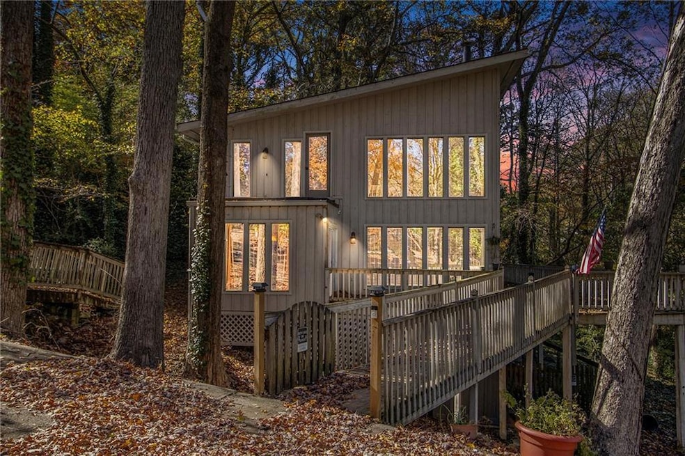 220 Lamplighter Ct SE, Marietta, GA 30067 - photo 1