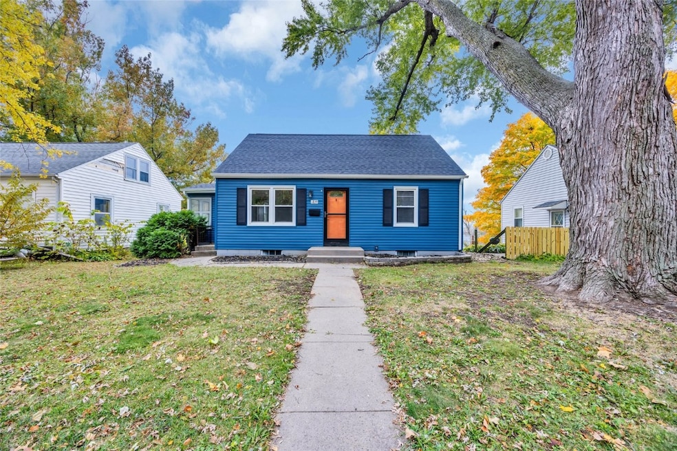 1839 K Ave NE, Cedar Rapids, IA 52402 - photo 1