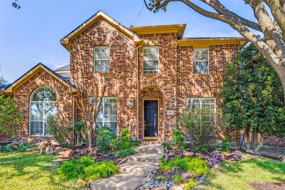 This Highland home features 2607 square feet. The 