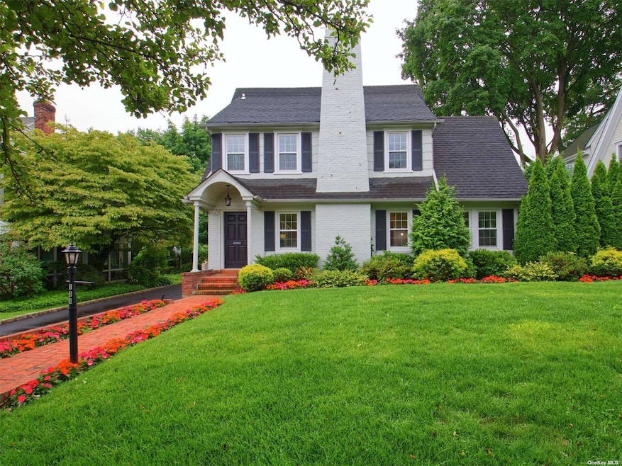 100 Webster Ave, Manhasset, NY 11030 - photo 1