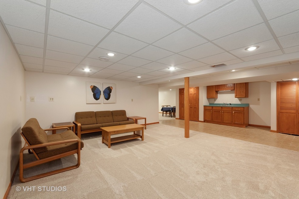 407 Woodland Hills Rd, Batavia, IL 60510 - photo 1