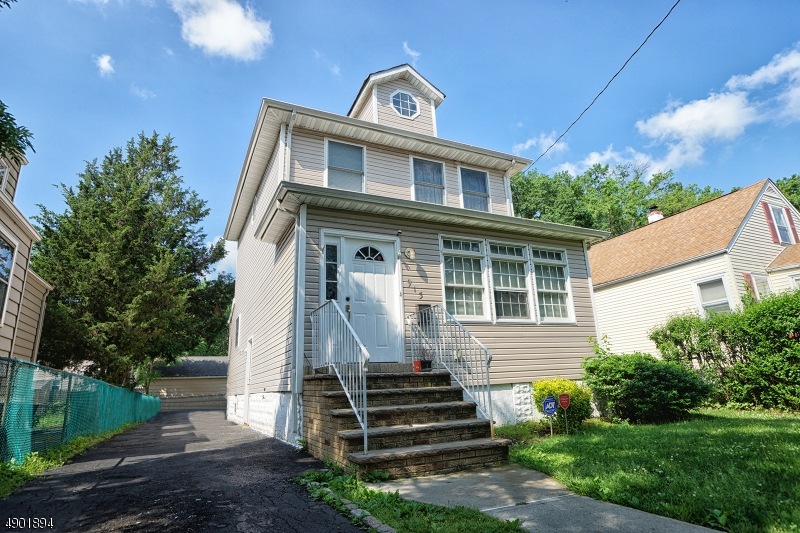 913 Baldwin Ave, Linden, NJ 07036 - photo 1