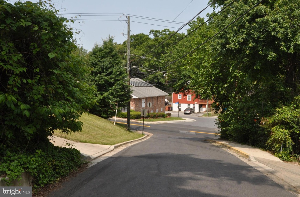 5204 Cumberland St, Capitol Heights, MD 20743 - photo 1