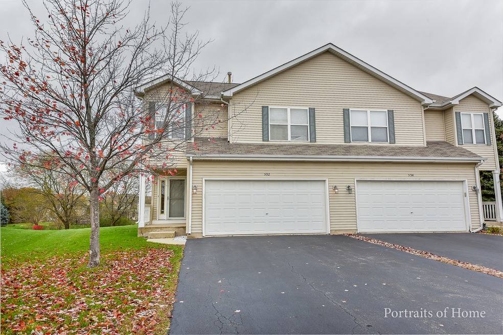 592 Chestnut Dr, Oswego, IL 60543 - photo 1