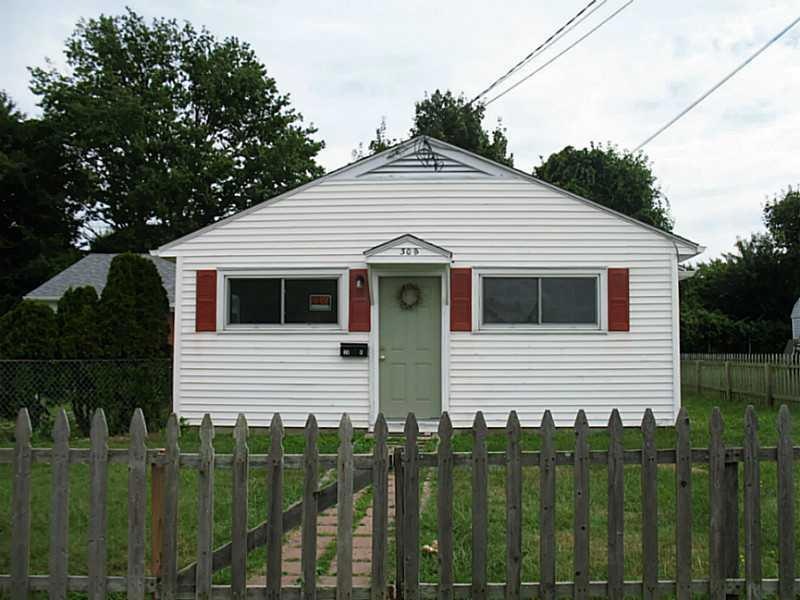 30 Ludlow Rd unit A, Middletown, RI 02842 - photo 1