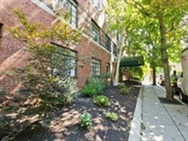 93 Strathmore Rd unit 10, Brighton, MA 02135 - photo 1