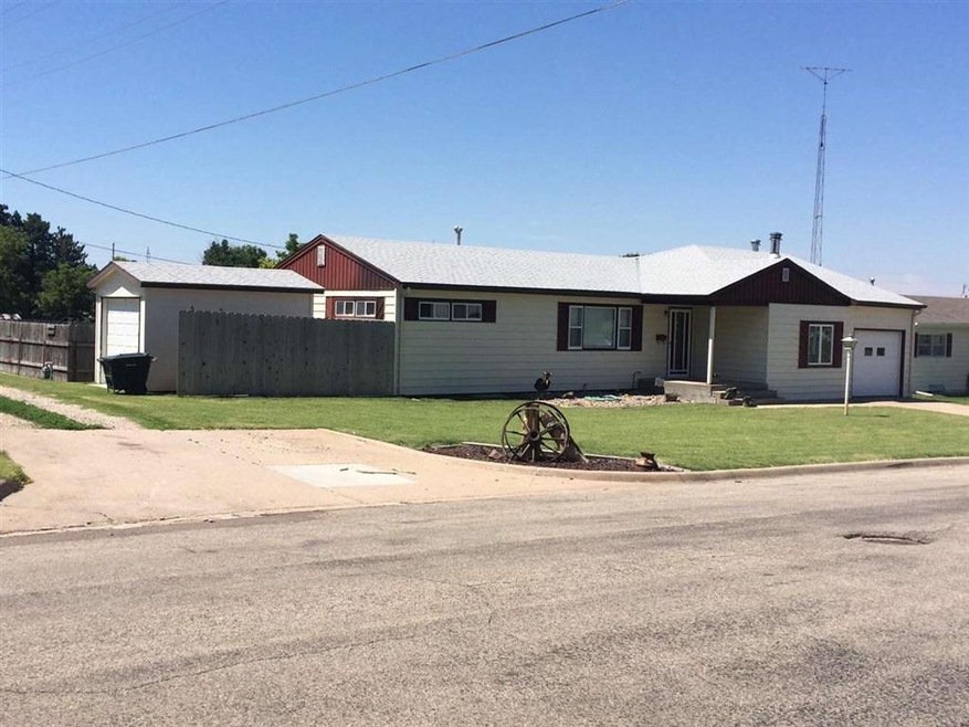 413 Chase Ave, Wakeeney, KS 67672 - photo 1