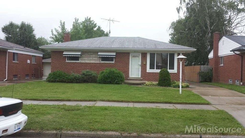 15750 Flanagan St, Roseville, MI 48066 - photo 1