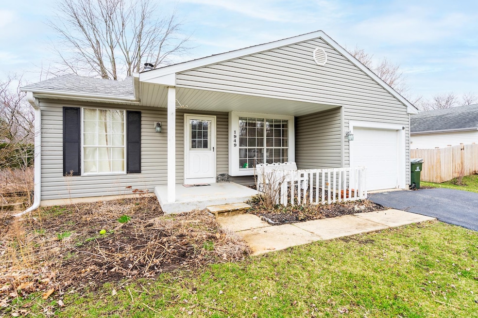 1949 Navarone Dr, Naperville, IL 60565 - photo 1