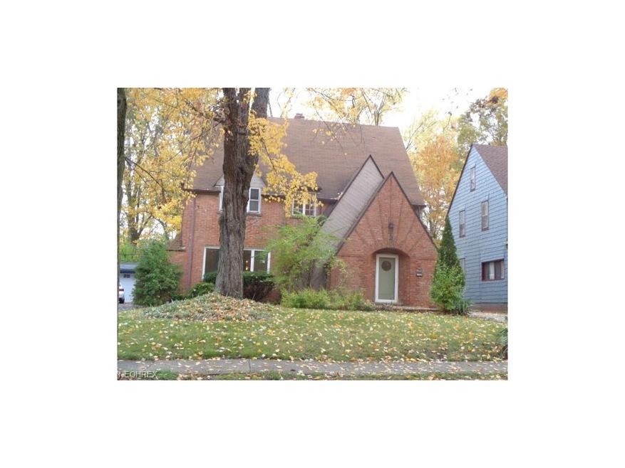 3399 Superior Park Dr, Cleveland Heights, OH 44118 - photo 1