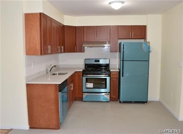 3015 70th St unit 3, East Elmhurst, NY 11370 - photo 1