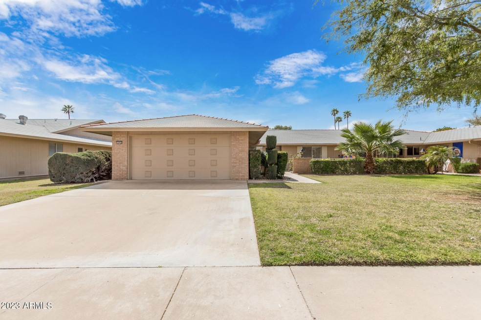 10905 W Cameo Dr, Sun City, AZ 85351 - photo 1