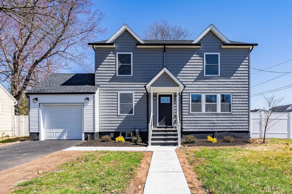 2005 Plainfield Ave - Front View