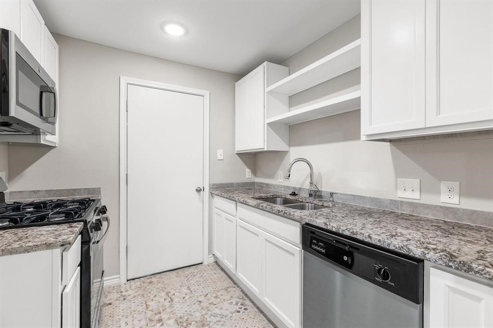 4309 Hull St, Houston, TX 77021 - photo 1