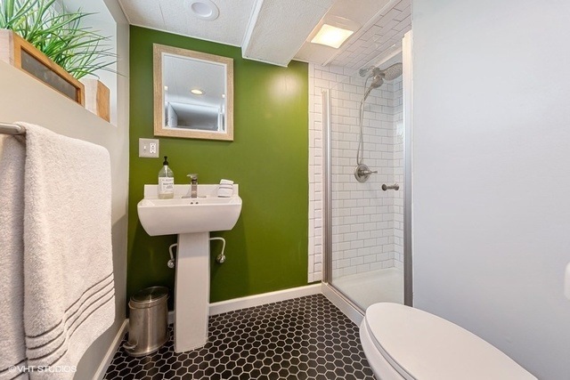 431 N Addison Ave, Elmhurst, IL 60126 - photo 1