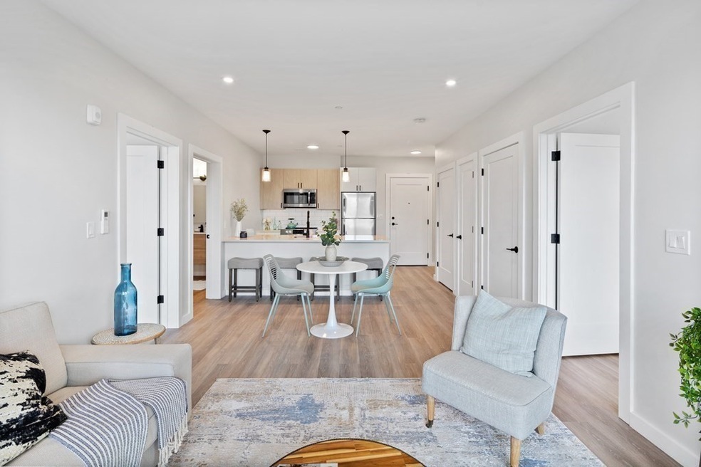 10 Somerset Ave unit 209, Winthrop, MA 02152 - photo 1