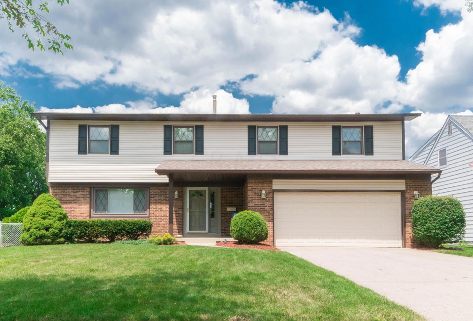 1666 Lynnhurst Rd, Columbus, OH 43229 - photo 1