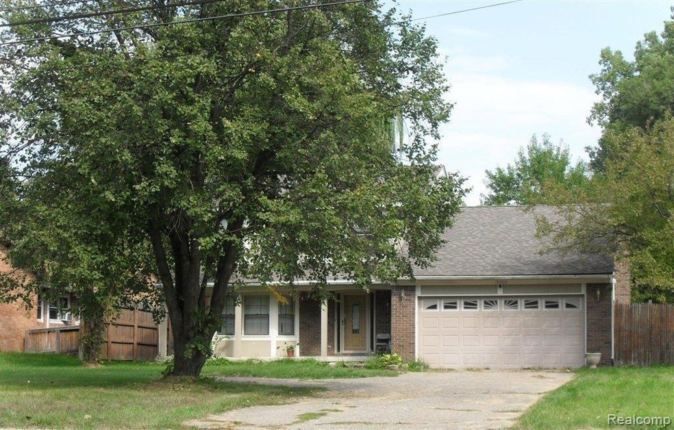 6316582 Front view.jpg