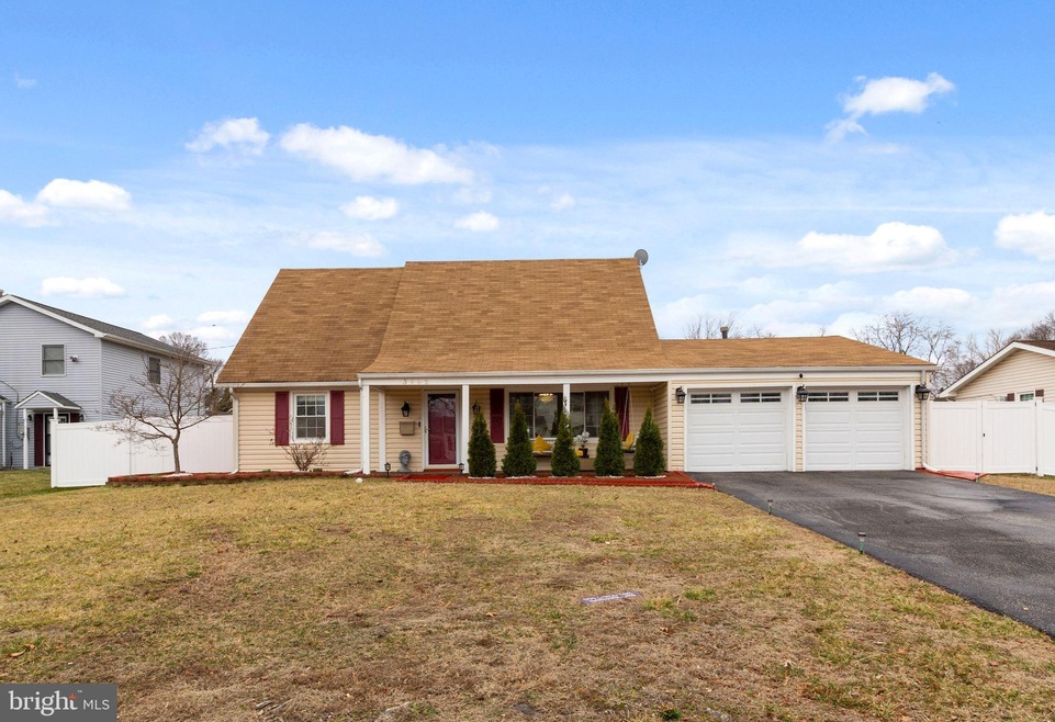 3902 Woodhaven Ln, Bowie, MD 20715 - photo 1