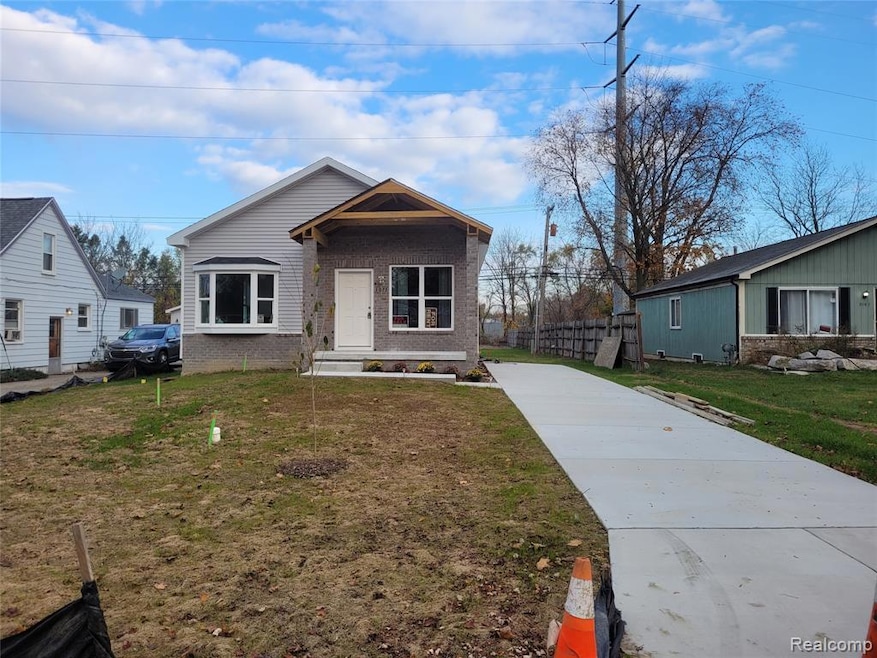 3075 Waukegan St, Auburn Hills, MI 48326 - photo 1