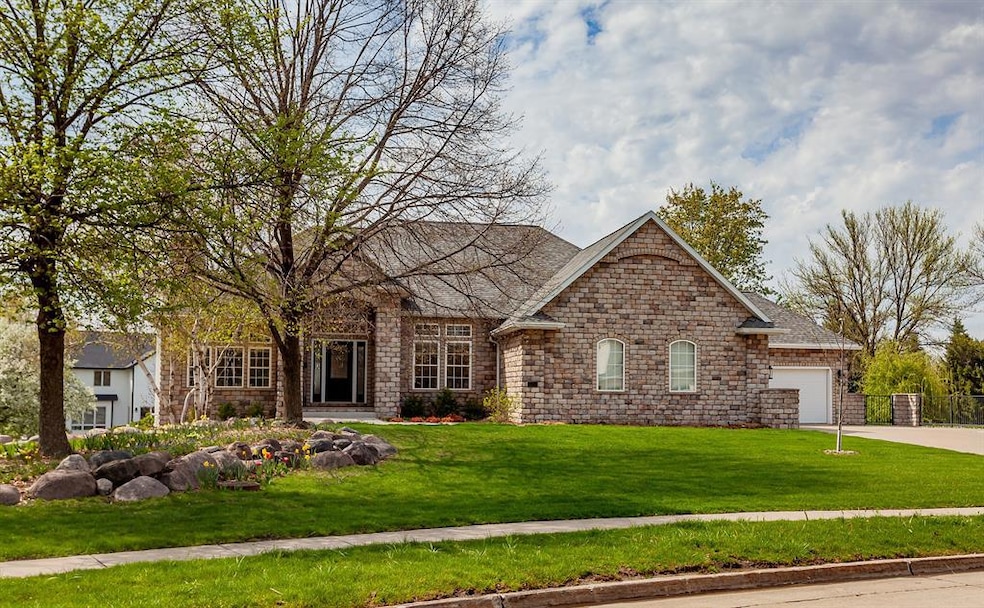 12917 Timberline Dr, Urbandale, IA 50323 - photo 1