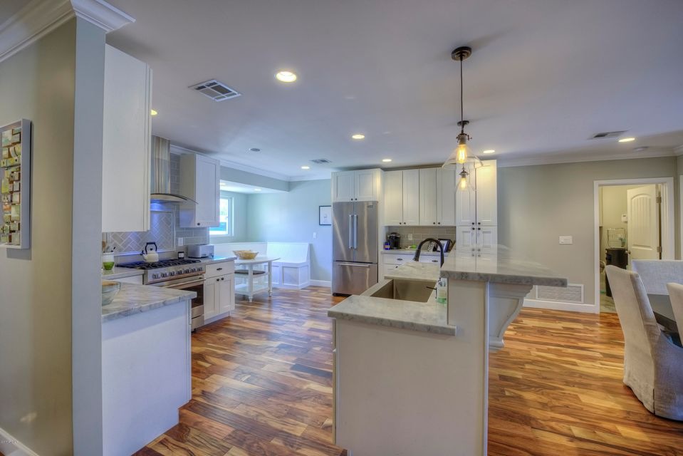 003_Kitchen