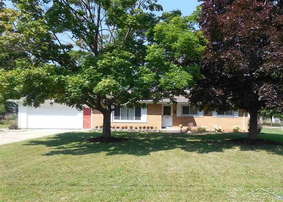 234 Homestead Ln, Saginaw, MI 48601 - photo 1