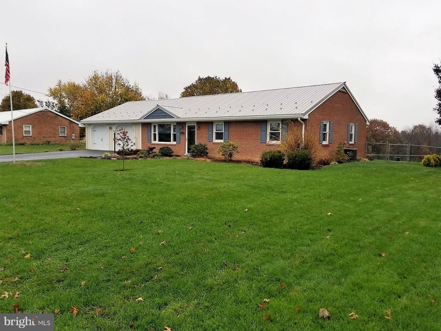 1513 Brechbill Rd, Chambersburg, PA 17202 - photo 1