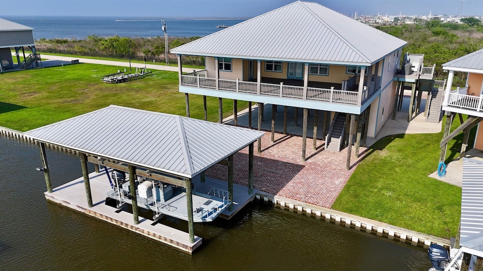 14 Sandy Point Dr, Grand Isle, LA 70358 - photo 1