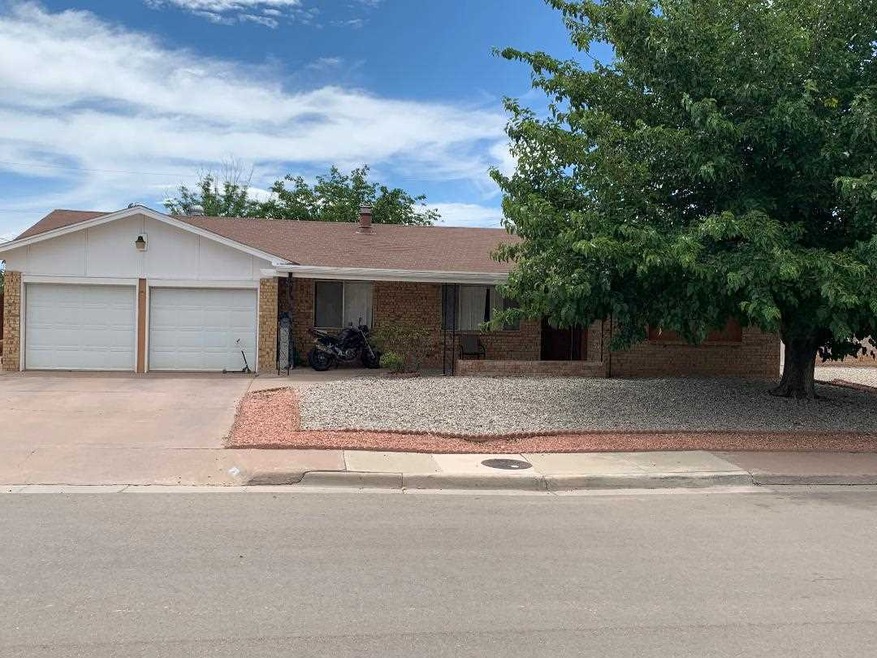 1833 Lamar Cir, Alamogordo, NM 88310 - photo 1