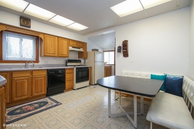 1047 E Prairie Ave, Des Plaines, IL 60016 - photo 1