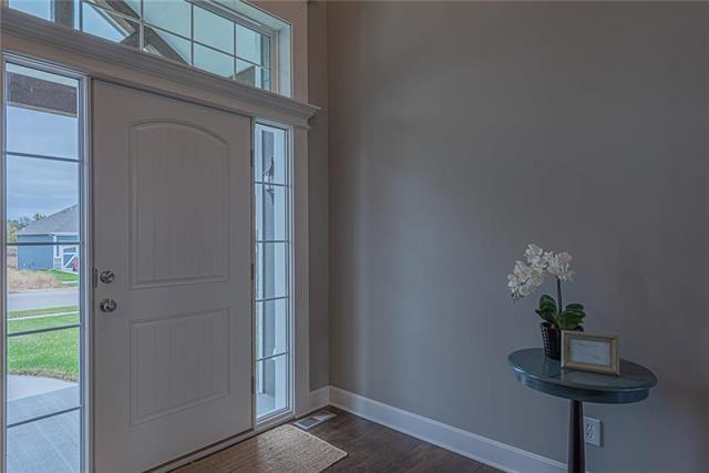 10423 N Chelsea Ave, Kansas City, MO 64156 - photo 1