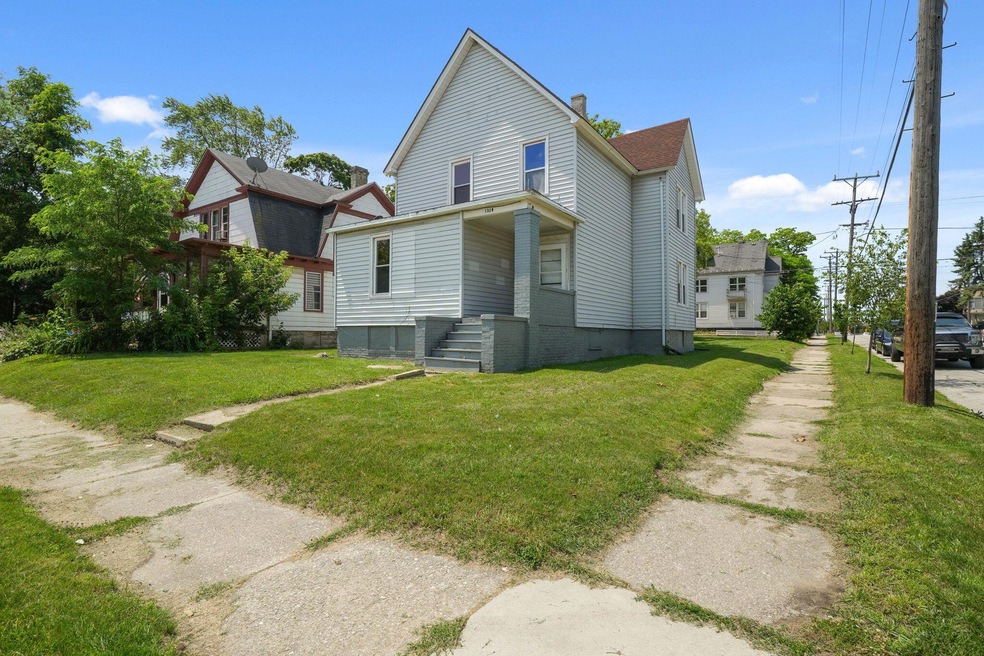 1328 Carlisle Ave