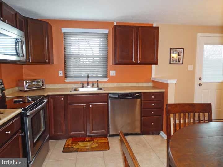 185 Independence Dr, Morrisville, PA 19067 - photo 1