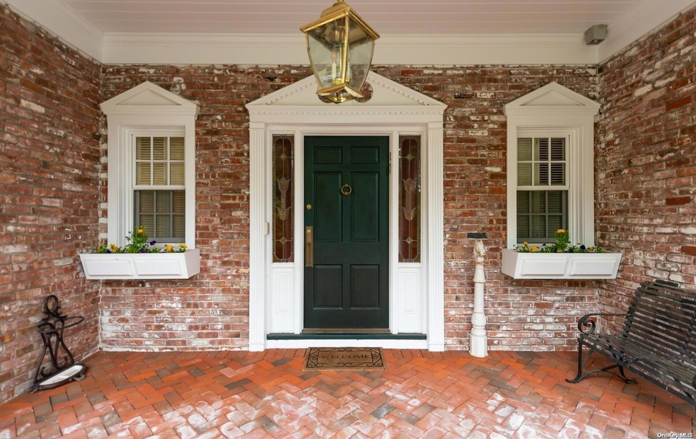 22 Pheasant Hill Ln, Glen Head, NY 11545 - photo 1