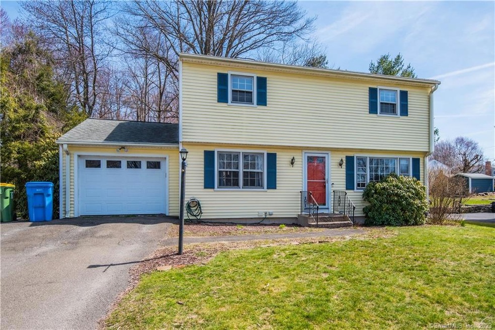 145 Dellwood Dr, Waterbury, CT 06708 - photo 1