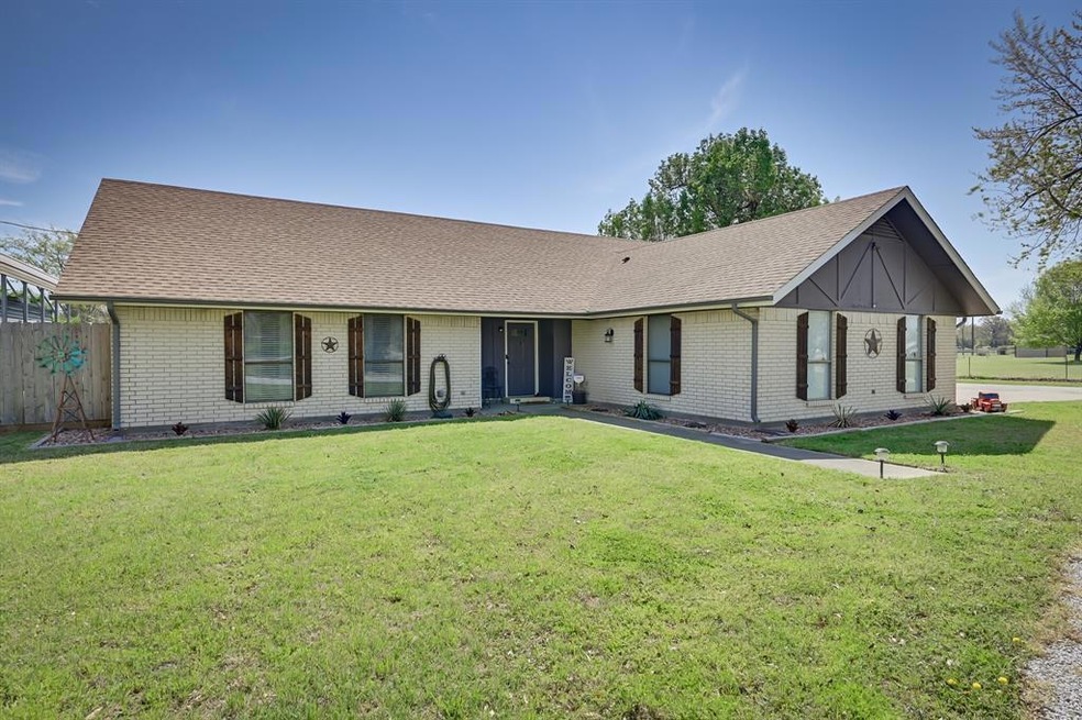 700 North Ave E, Springtown, TX 76082 - photo 1