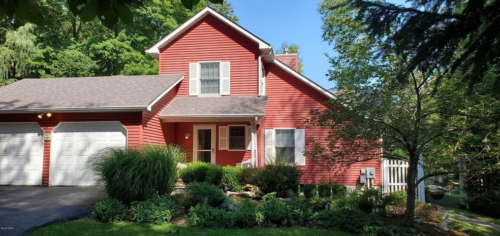 122 Millcreek Ct, Milford, PA 18337 - photo 1