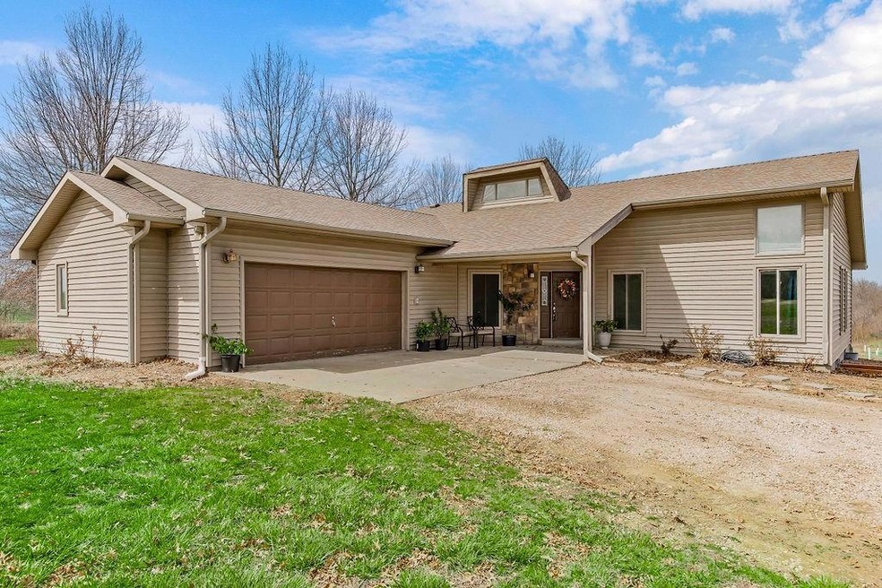 404 NW 1121st Rd, Centerview, MO 64019 - photo 1