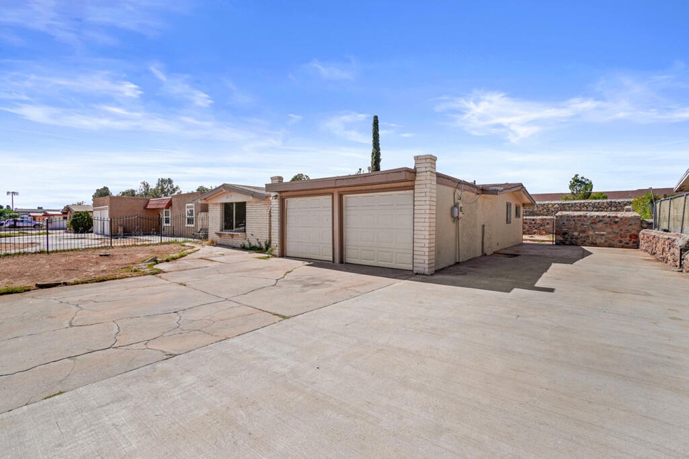 10349 Shannon Place, El Paso, TX 79925 - photo 1